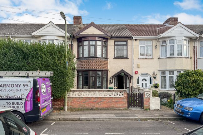 23 Hill Park Road, Gosport, Hampshire, PO12 3EB 4