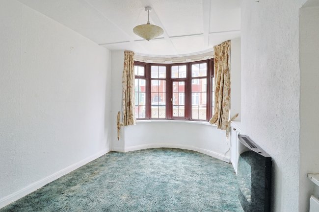 23 Hill Park Road, Gosport, Hampshire, PO12 3EB 4