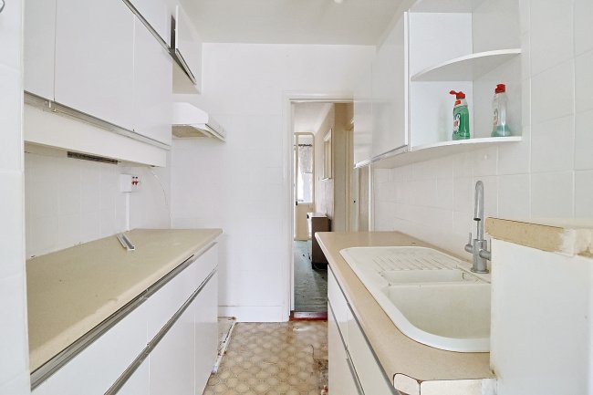 23 Hill Park Road, Gosport, Hampshire, PO12 3EB 4