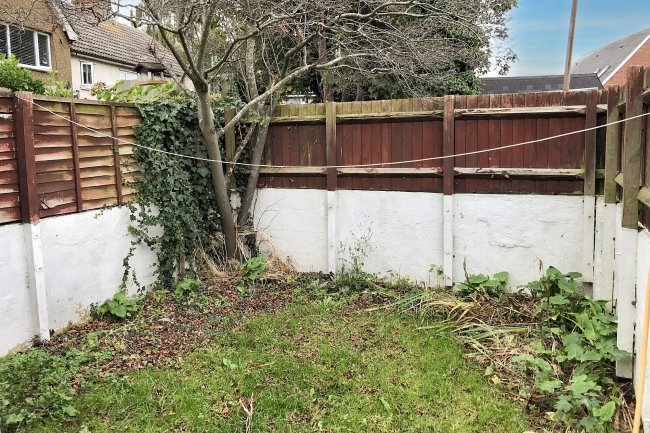 1 Blows Cottages, High Street, Aveley, South Ockendon, RM15 4BH 9