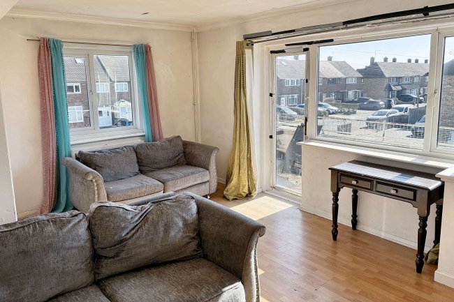 23 Aire Drive, South Ockendon, Essex, RM15 5AP 3