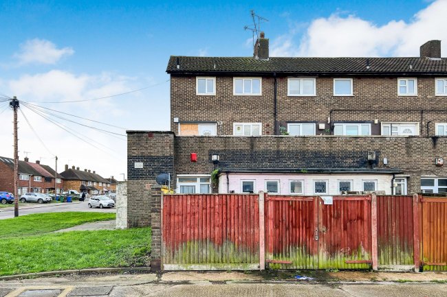 23 Aire Drive, South Ockendon, Essex, RM15 5AP 3