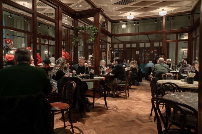 Manchester Hall, 36 Bridge Street, Manchester, M3 3BT 1