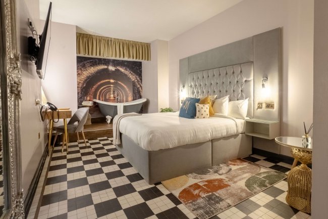 Manchester Hall, 36 Bridge Street, Manchester, M3 3BT 1