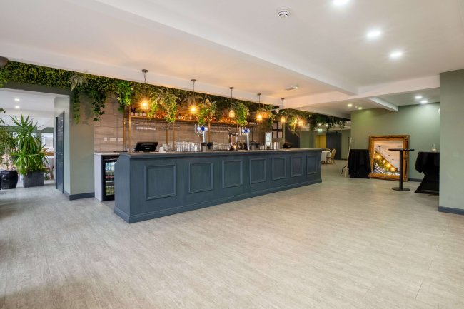 Manchester Hall, 36 Bridge Street, Manchester, M3 3BT 1