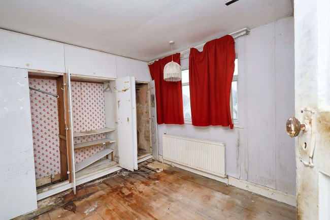 57 Thornton Avenue, West Drayton, Middlesex, UB7 9JU 6