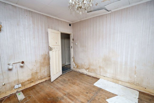 57 Thornton Avenue, West Drayton, Middlesex, UB7 9JU 6