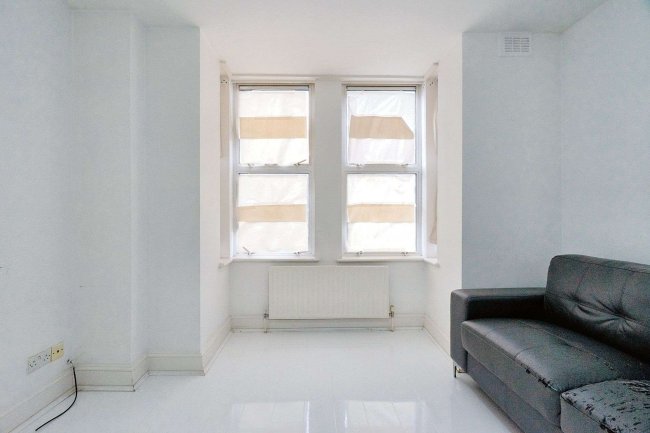 1 Minet Gardens, London NW10 8AS 4