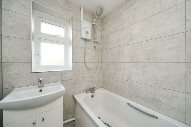 3 Sunnyside, Sulhamstead, Reading, Berkshire, RG7 4BG 6