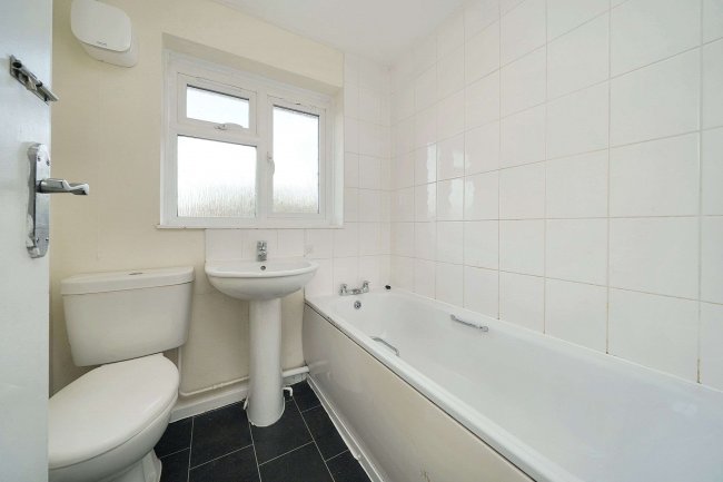 4 Sunnyside, Sulhamstead, Reading, Berkshire, RG7 4BG 6