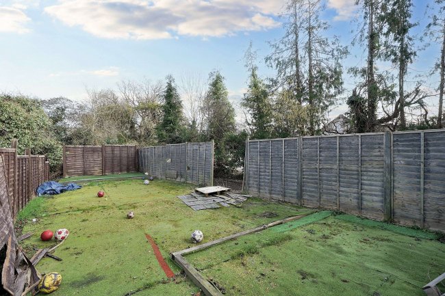 4 Sunnyside, Sulhamstead, Reading, Berkshire, RG7 4BG 6