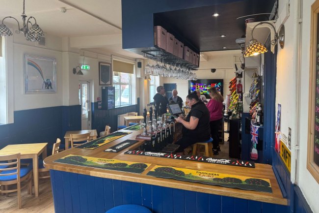 White Lion Public House, 20 Lower Farnham Road, Aldershot GU12 4EA 2