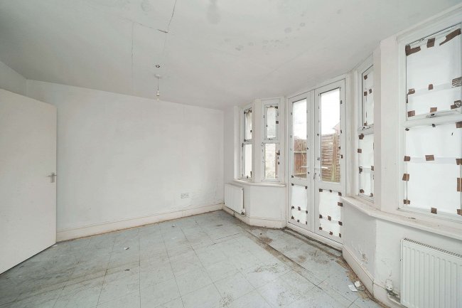 85A & 85B Stoke Road, Slough, Berkshire, SL2 5BJ 4