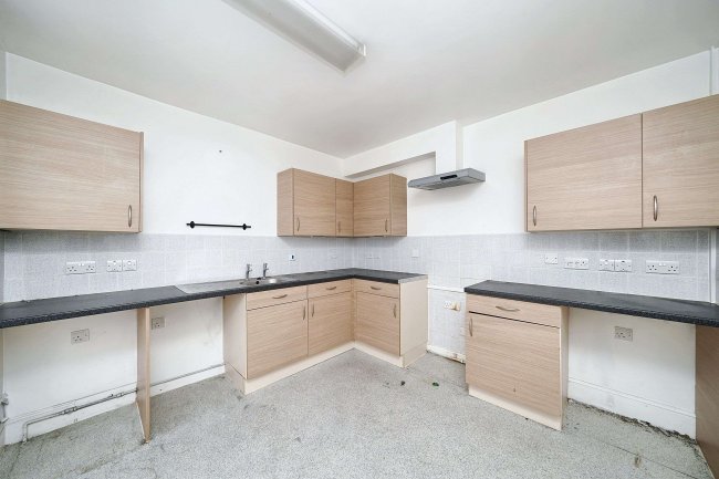 85A & 85B Stoke Road, Slough, Berkshire, SL2 5BJ 4