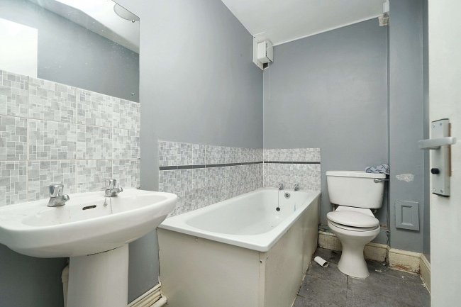 85A & 85B Stoke Road, Slough, Berkshire, SL2 5BJ 4