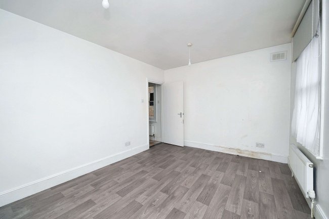 85A & 85B Stoke Road, Slough, Berkshire, SL2 5BJ 4