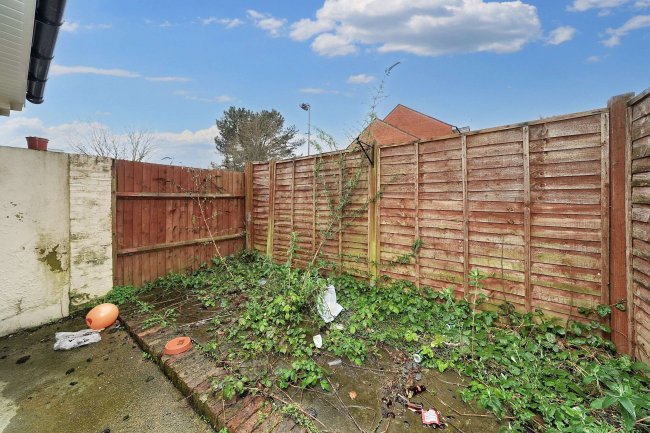 85A & 85B Stoke Road, Slough, Berkshire, SL2 5BJ 4