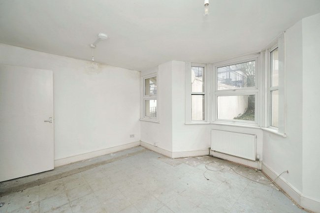 85A & 85B Stoke Road, Slough, Berkshire, SL2 5BJ 4