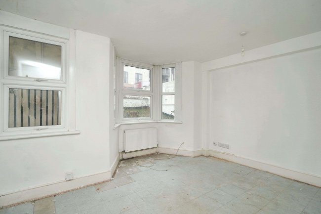 85A & 85B Stoke Road, Slough, Berkshire, SL2 5BJ 4