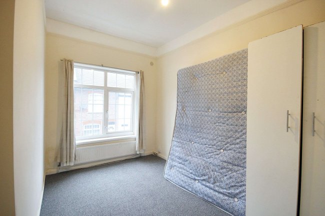 3 Tavistock Street, Luton, Bedfordshire, LU1 3UR 10