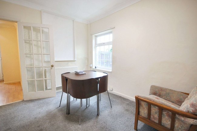 3 Tavistock Street, Luton, Bedfordshire, LU1 3UR 10