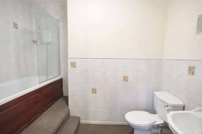 3 Tavistock Street, Luton, Bedfordshire, LU1 3UR 10