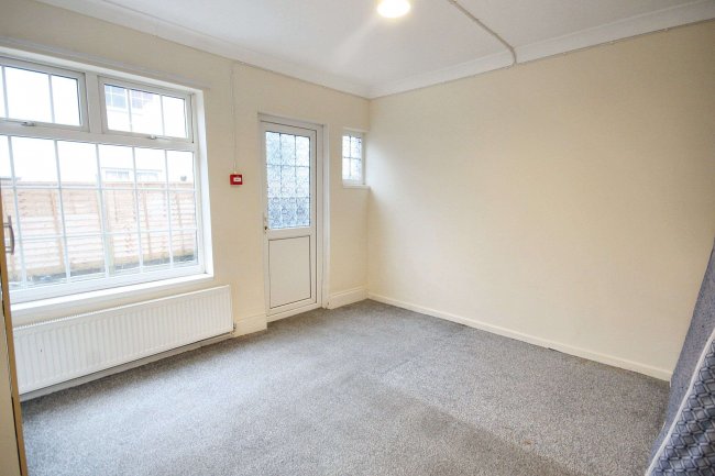 3 Tavistock Street, Luton, Bedfordshire, LU1 3UR 10