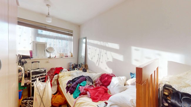 11 Lynwood Court, Rushams Road, Horsham, West Sussex, RH12 2QA 3