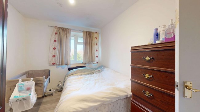 11 Lynwood Court, Rushams Road, Horsham, West Sussex, RH12 2QA 3