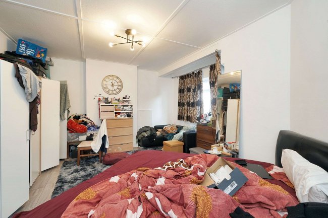 15 Lavender Close, Carshalton, Surrey, SM5 3EH 6