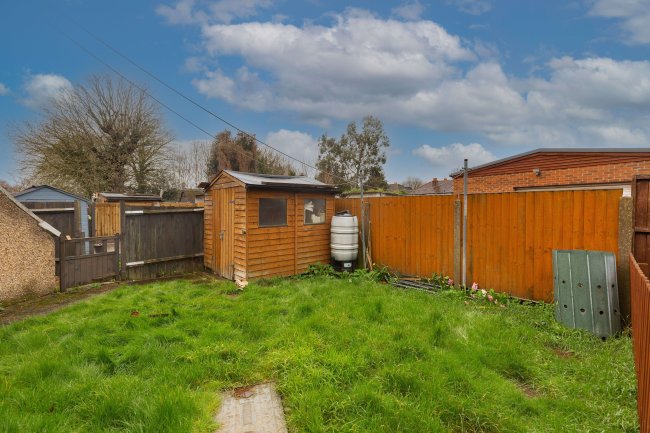 15 Lavender Close, Carshalton, Surrey, SM5 3EH 6