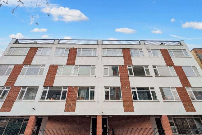 Flat 6, 69 Johnson Street, London, E1 0AQ 8