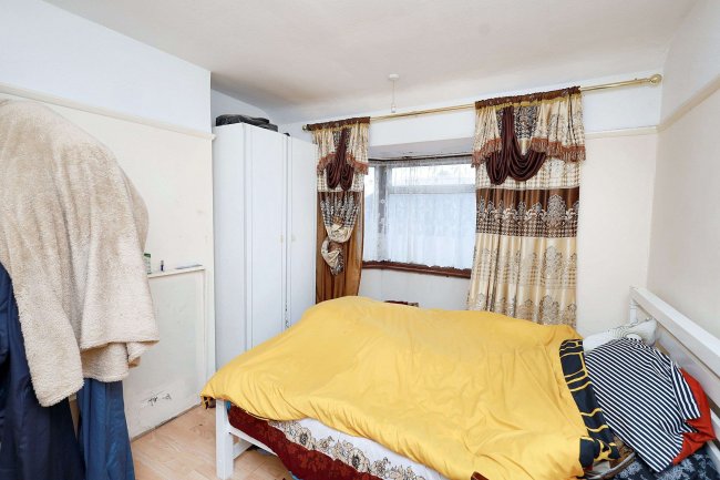 64 Leyburn Road, Edmonton, London, N18 2BQ 3