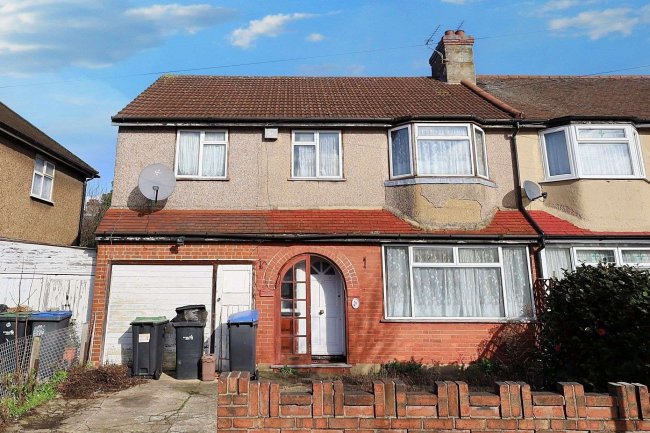 64 Leyburn Road, Edmonton, London, N18 2BQ 3