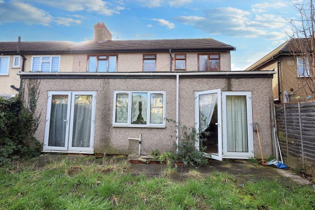 64 Leyburn Road, Edmonton, London, N18 2BQ 3