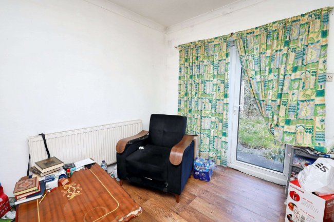 64 Leyburn Road, Edmonton, London, N18 2BQ 3