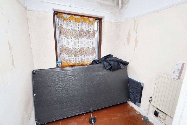 64 Leyburn Road, Edmonton, London, N18 2BQ 3