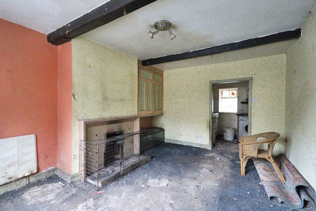 4 Hepworth Road, Jackson Bridge, Holmfirth, West Yorkshire, HD9 1ET 9