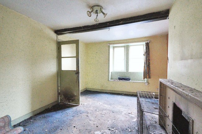 4 Hepworth Road, Jackson Bridge, Holmfirth, West Yorkshire, HD9 1ET 9