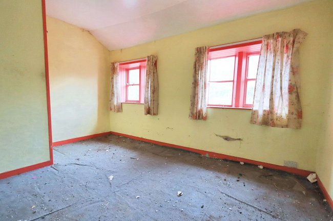 4 Hepworth Road, Jackson Bridge, Holmfirth, West Yorkshire, HD9 1ET 9