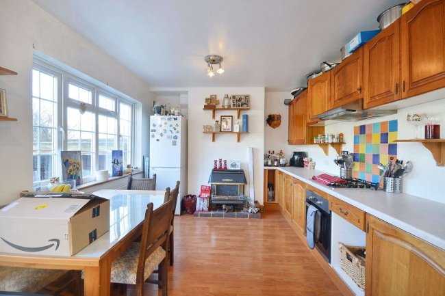 24 Woodland Road, Maple Cross, Rickmansworth WD3 9SU 5