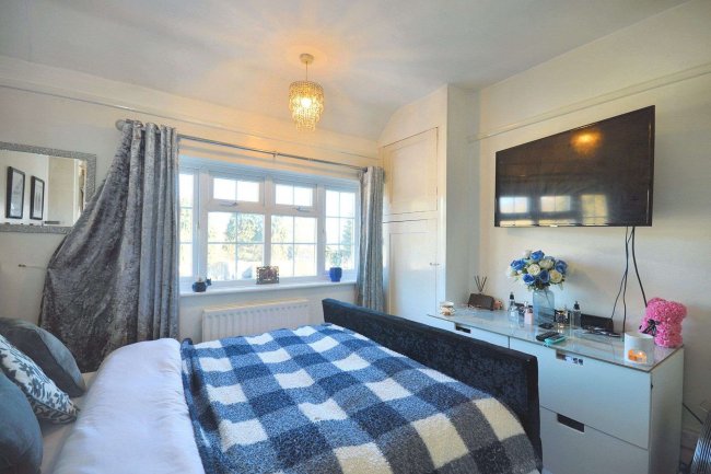 24 Woodland Road, Maple Cross, Rickmansworth WD3 9SU 5