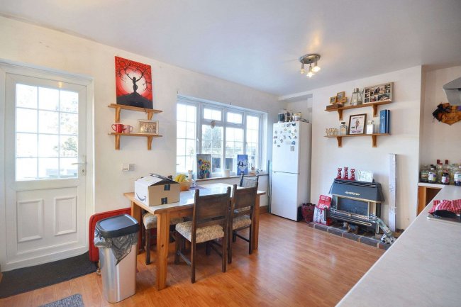 24 Woodland Road, Maple Cross, Rickmansworth WD3 9SU 5