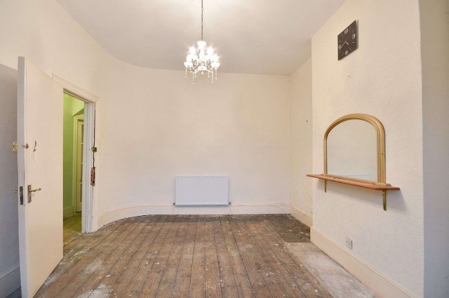 Flat A, 13 Rossiter Road, Balham, London, SW12 9RY 2