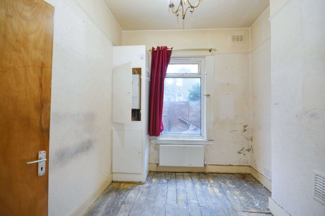 Flat A, 13 Rossiter Road, Balham, London, SW12 9RY 2