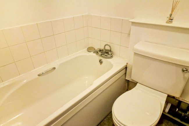 28 High Street, Snodland ME6 5DF 9