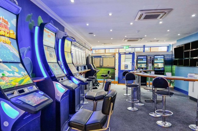 28 High Street, Snodland ME6 5DF 9