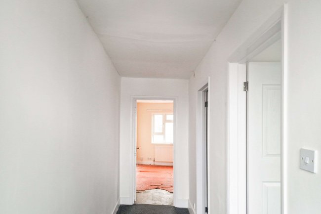 28 High Street, Snodland ME6 5DF 9