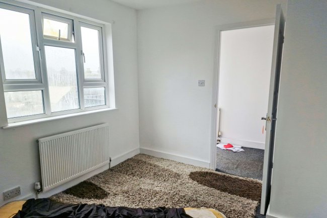 28 High Street, Snodland ME6 5DF 9