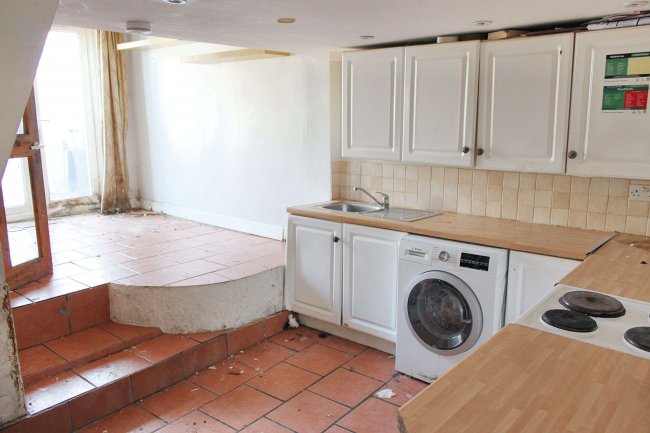 112 High Street, Wouldham, Rochester, ME1 3UN 10